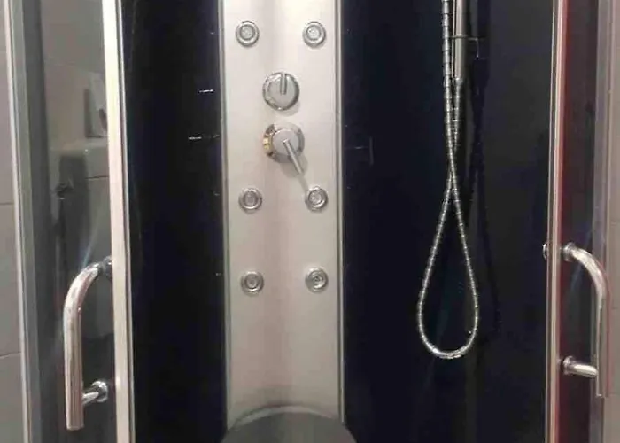 Intero Con Vista Sul Parco , Stazione شقة