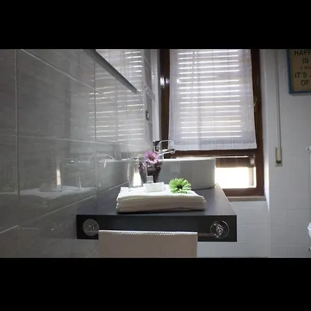 Intero Con Vista Sul Parco , Stazione Bolonha